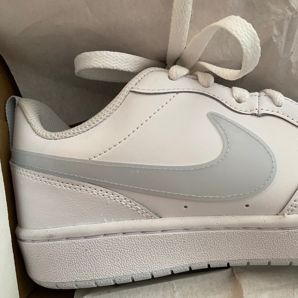 NEW Nike Court Borough Low Big Kid Sz 6.5Y - Picture 7 of 7